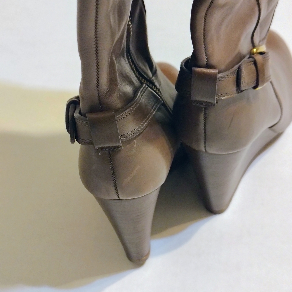 Coach "Dorthy" Tan Leather Wedge Boots Size 10B - Picture 15 of 16